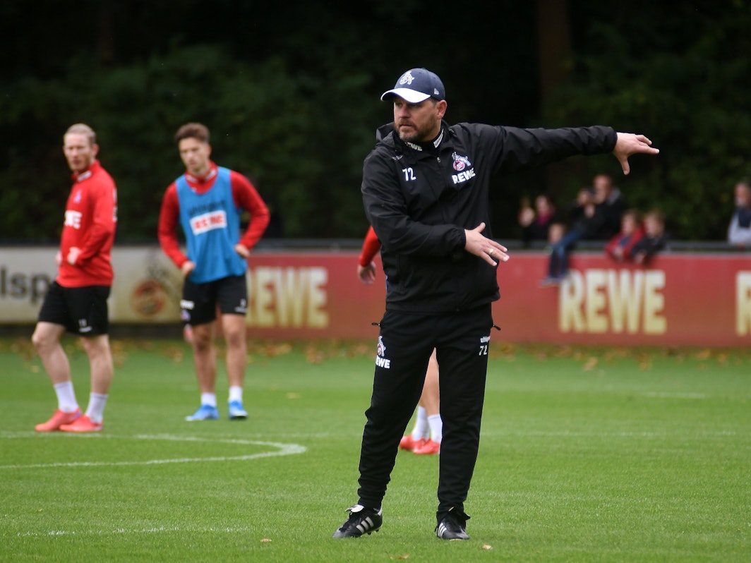 Steffen Baumgart leitet das FC-Training am 20. Oktober 2021