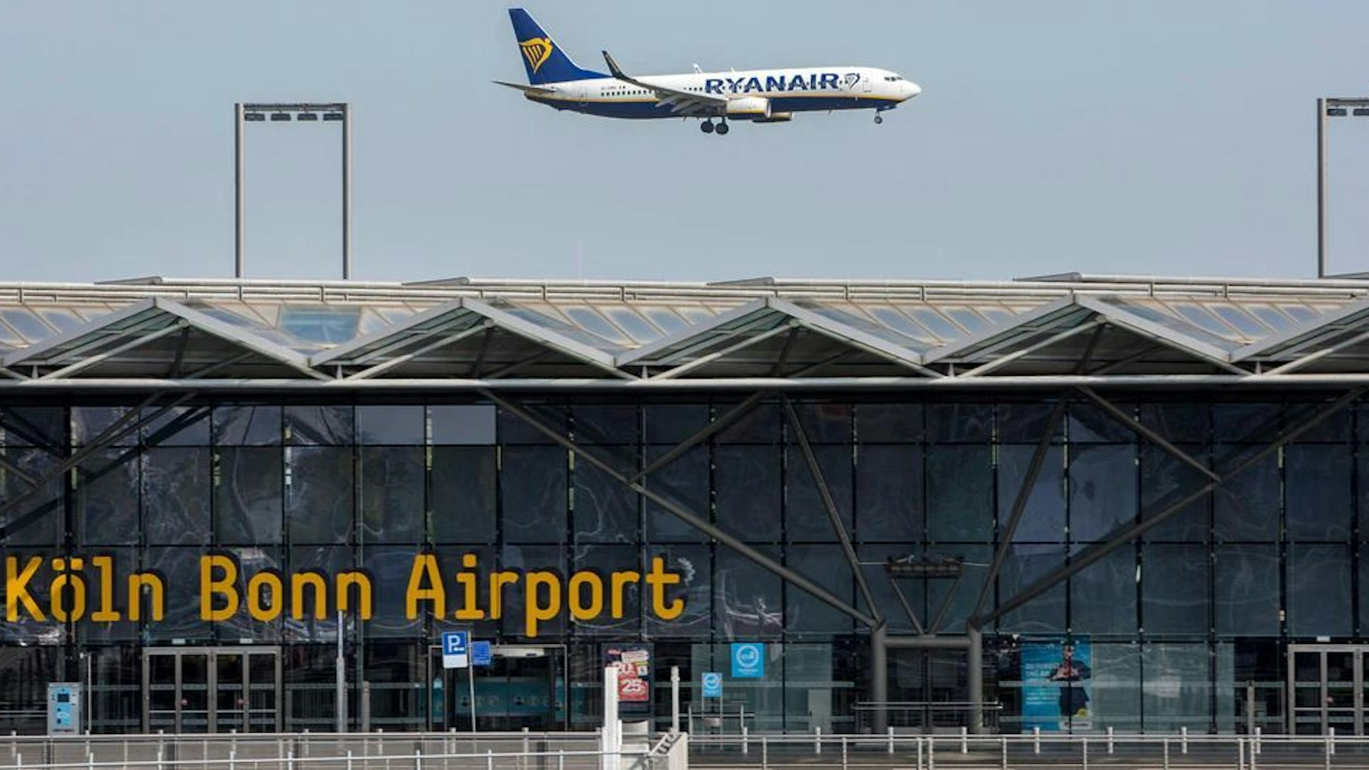 Maschine im Anflug auf den Flughafen Köln/Bonn