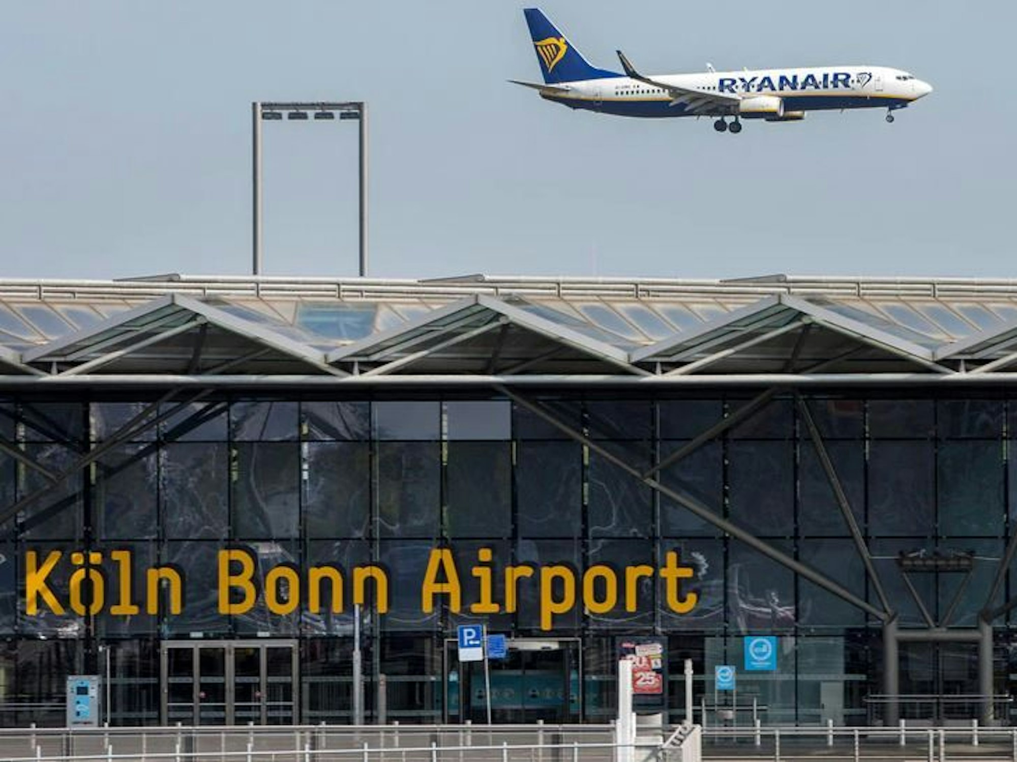 Maschine im Anflug auf den Flughafen Köln/Bonn