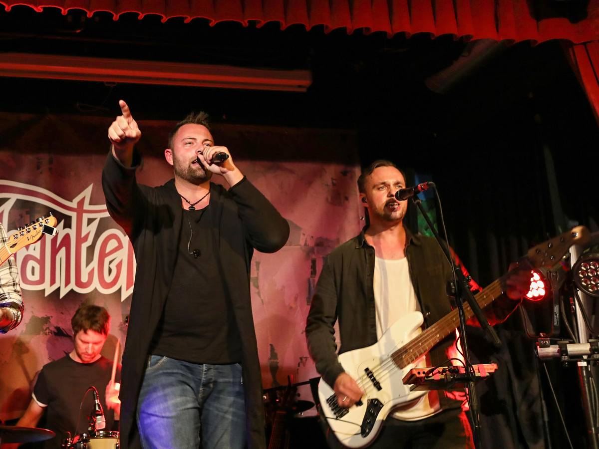 Pavement Records präsentierte am 21.10.2021 im Theatercafé Filmdose die Newcomer Band Chanterella mit ihrem neuen Sänger Yannick Weingartz.