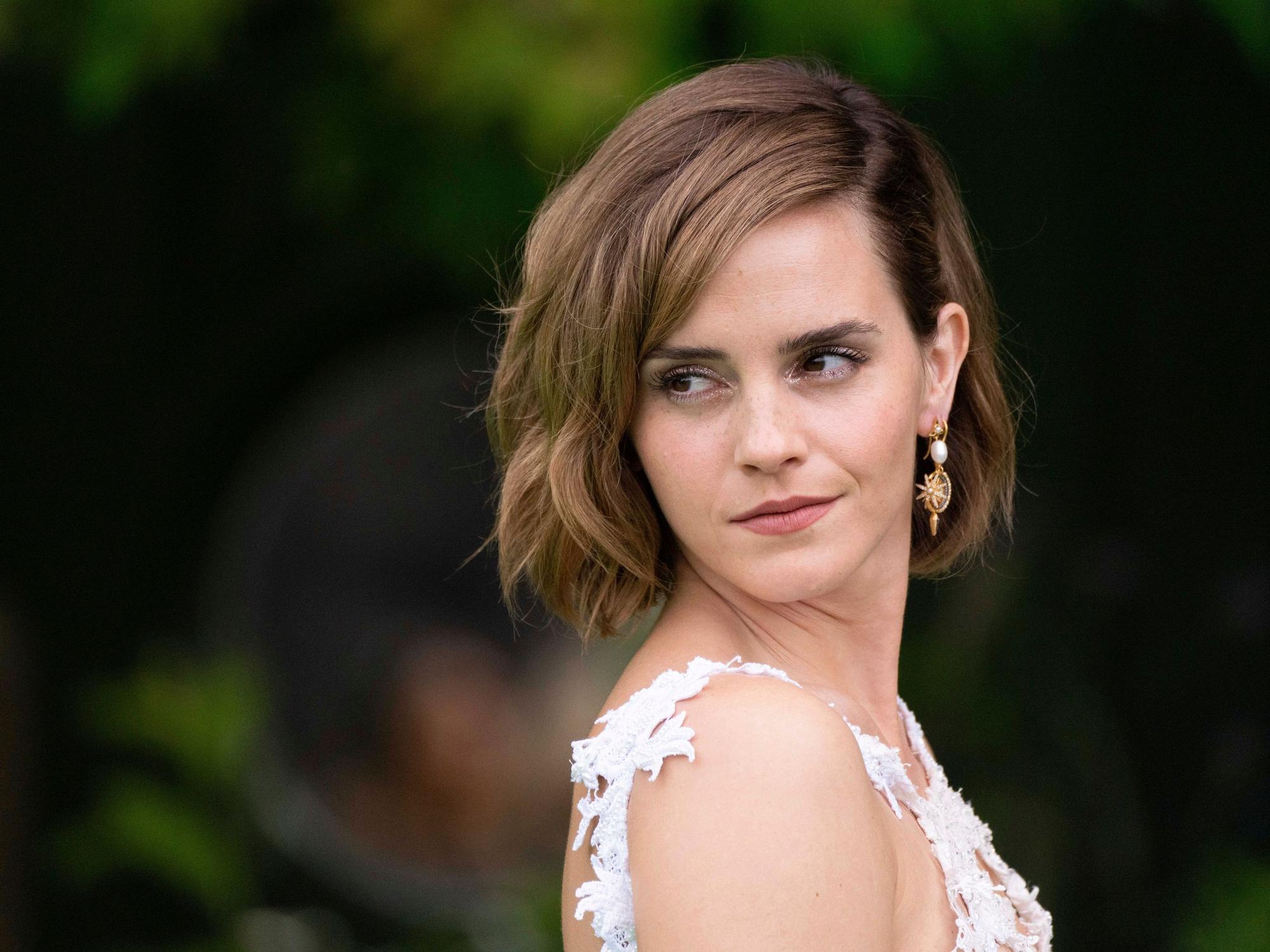 Emma Watson (hier 2021 in London) war mit einem außergewöhnlichen Dress zu Gast bei Al Gore.