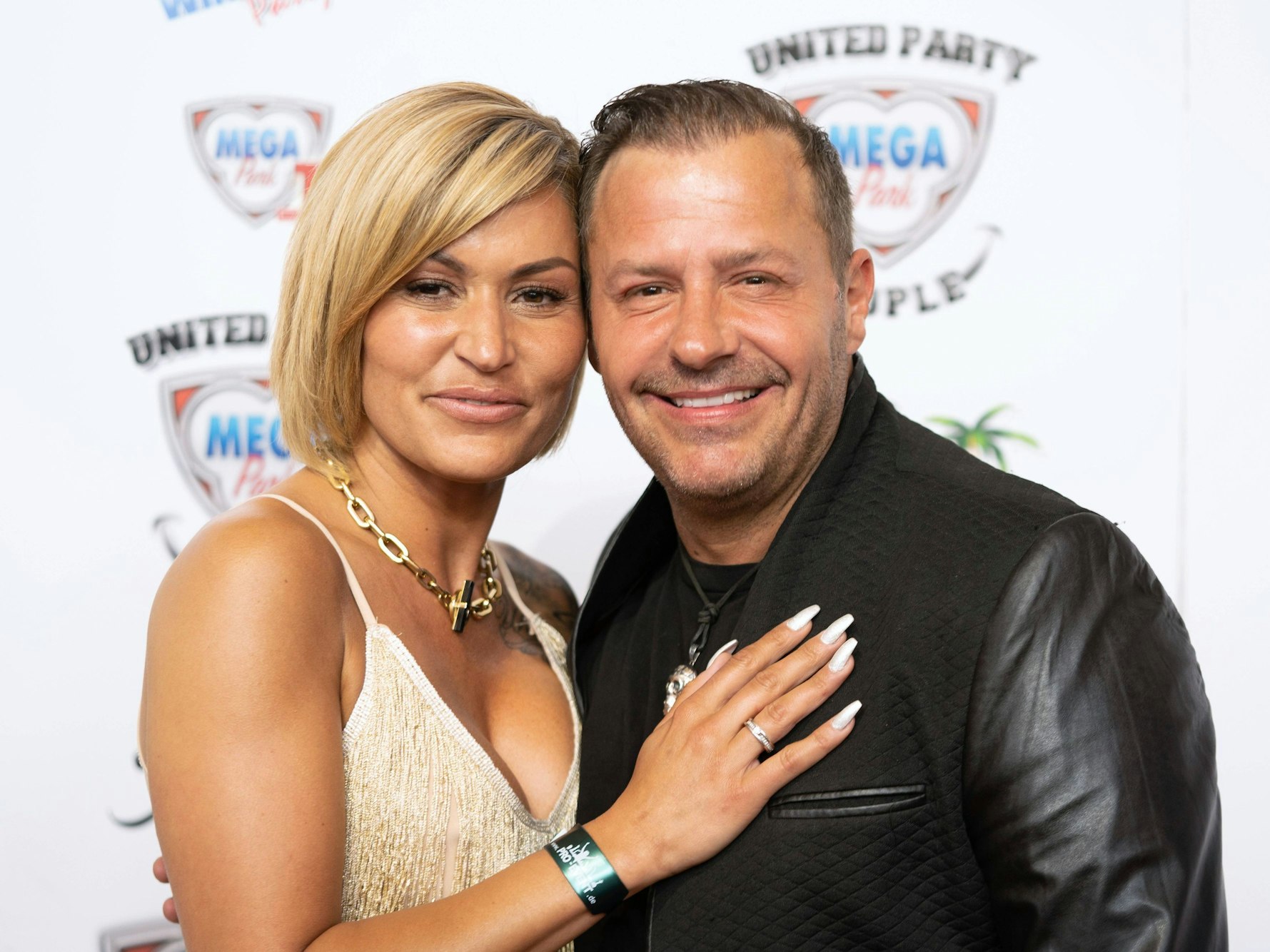 Willi Herren mit Ehefrau Jasmin Herren beim Mega-Park-Saison-Opening 2019 auf Mallorca.