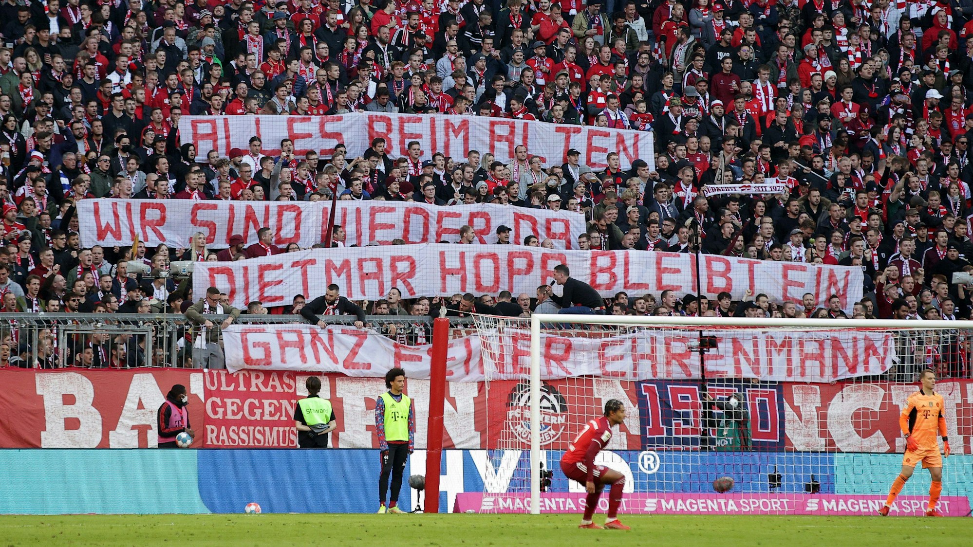 Fan-Banner von Anhängern des FC Bayern gegen Dietmar Hopp.