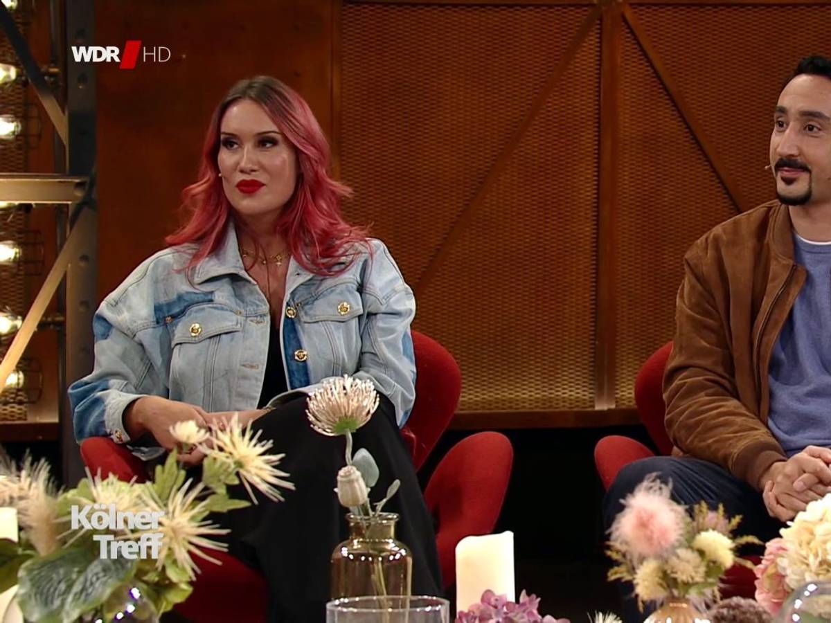 Sarah Bora (32) mit Ehemann und Rapper Eko Fresh am Freitagabend (22. Oktober 2021) im „Kölner Treff“.