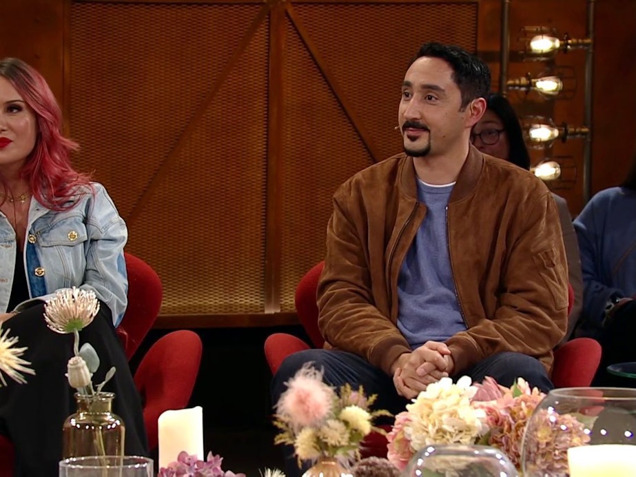 Sarah Bora (32) mit Ehemann und Rapper Eko Fresh am Freitagabend (22. Oktober 2021) im „Kölner Treff“.
