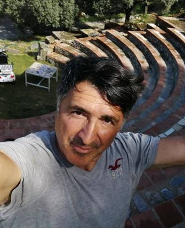 Der Kölner Schauspieler Haydar Zorlu baute sich in der Türkei sein eigenes Amphitheater.