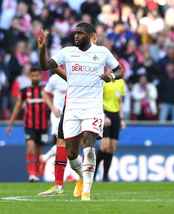 Anthony Modeste jubelt über ein Tor im Derby gegen Bayer Leverkusen.