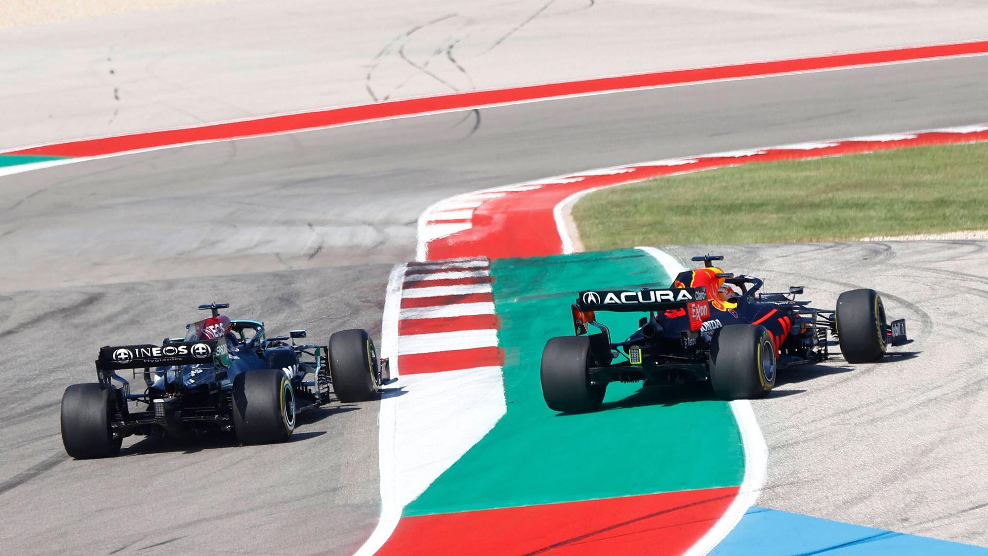 Lewis Hamilton im Duell mit Max Verstappen