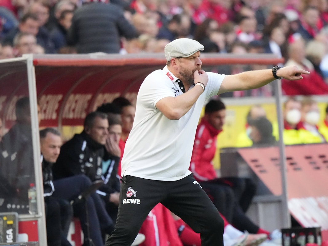 Steffen Baumgart trainiert den 1. FC Köln gegen Bayer Leverkusen.