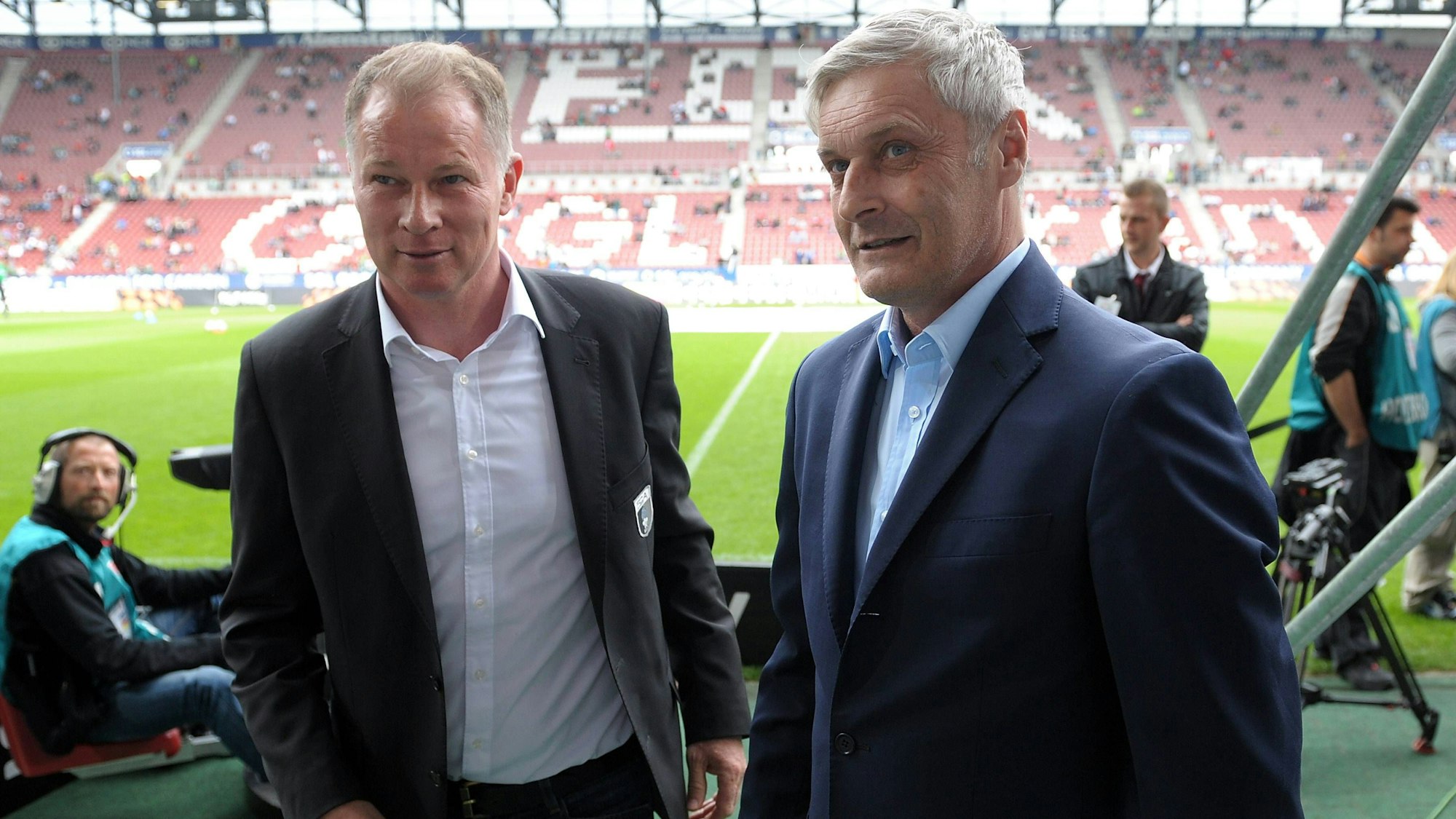 Stefan Reuter und Armin Veh stehen nebeneinander.