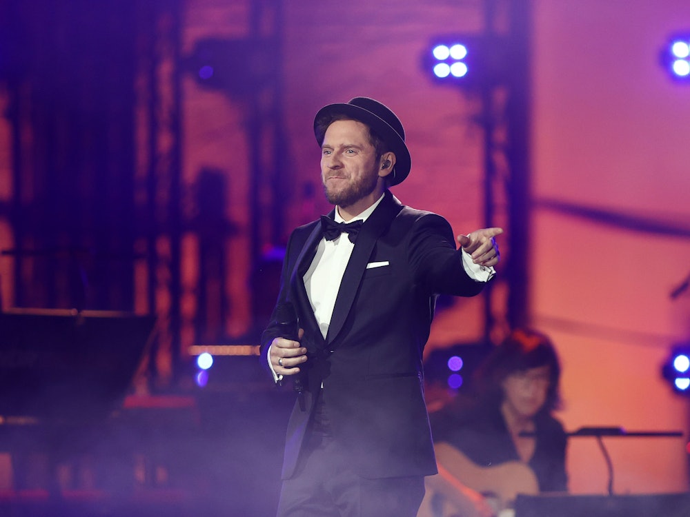 Juror Johannes Oerding, hier bei der Verleihung des Deutschen Radiopreises 2021, hat es bei „The Voice“ nicht leicht.