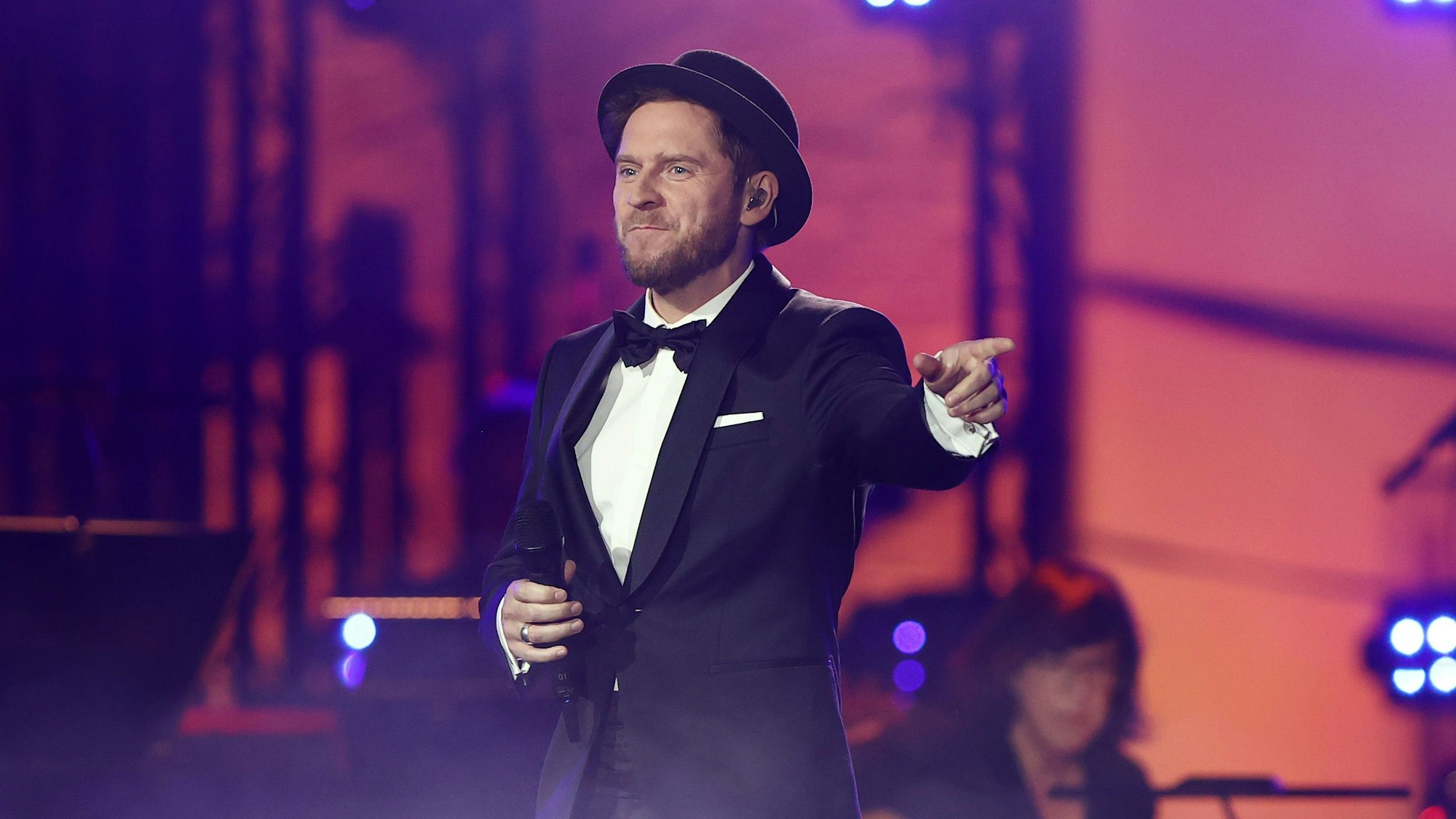 Juror Johannes Oerding, hier bei der Verleihung des Deutschen Radiopreises 2021, hat es bei „The Voice“ nicht leicht.