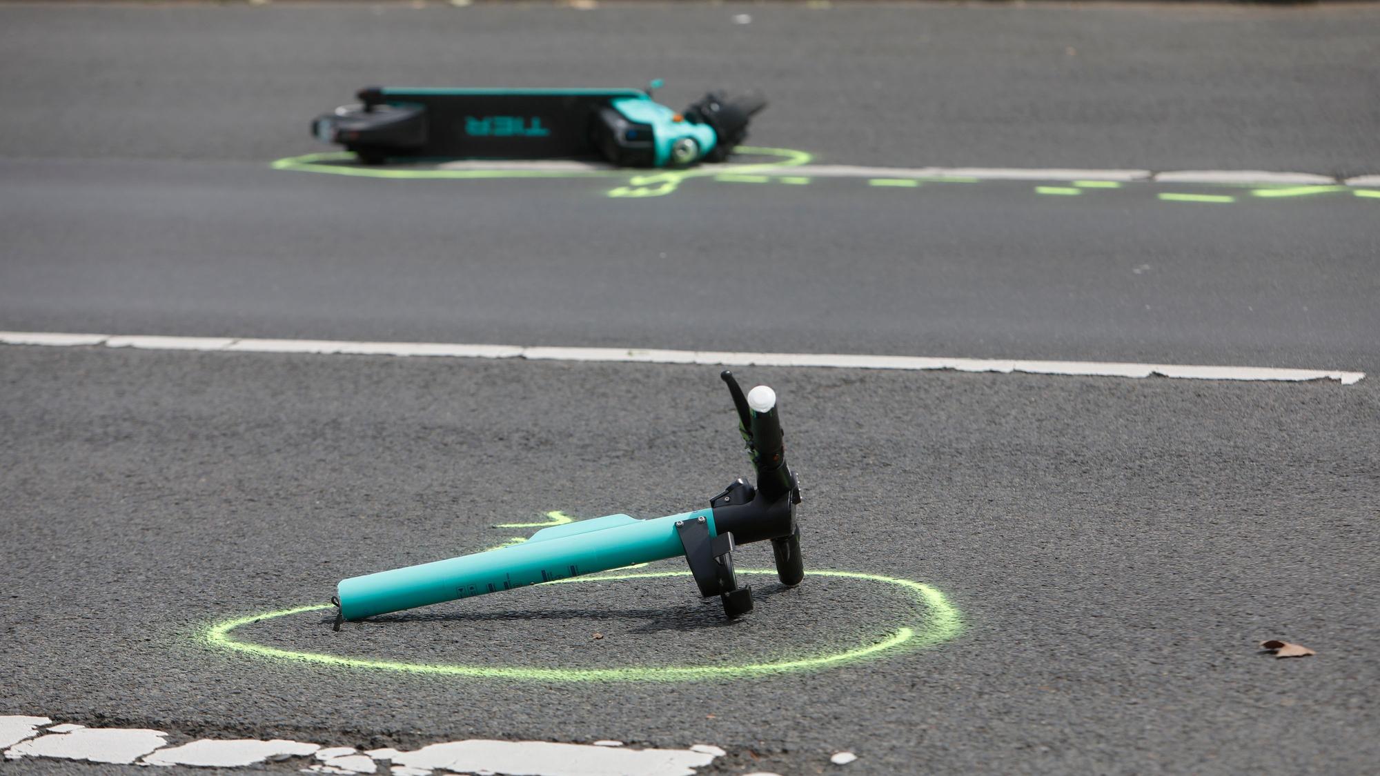Auf der Rheinuferstraße in Köln hat sich am 10. Juli 2021 ein schwerer Unfall ereignet. Der Fahrer eines E-Scooters wurde lebensgefährlich verletzt.