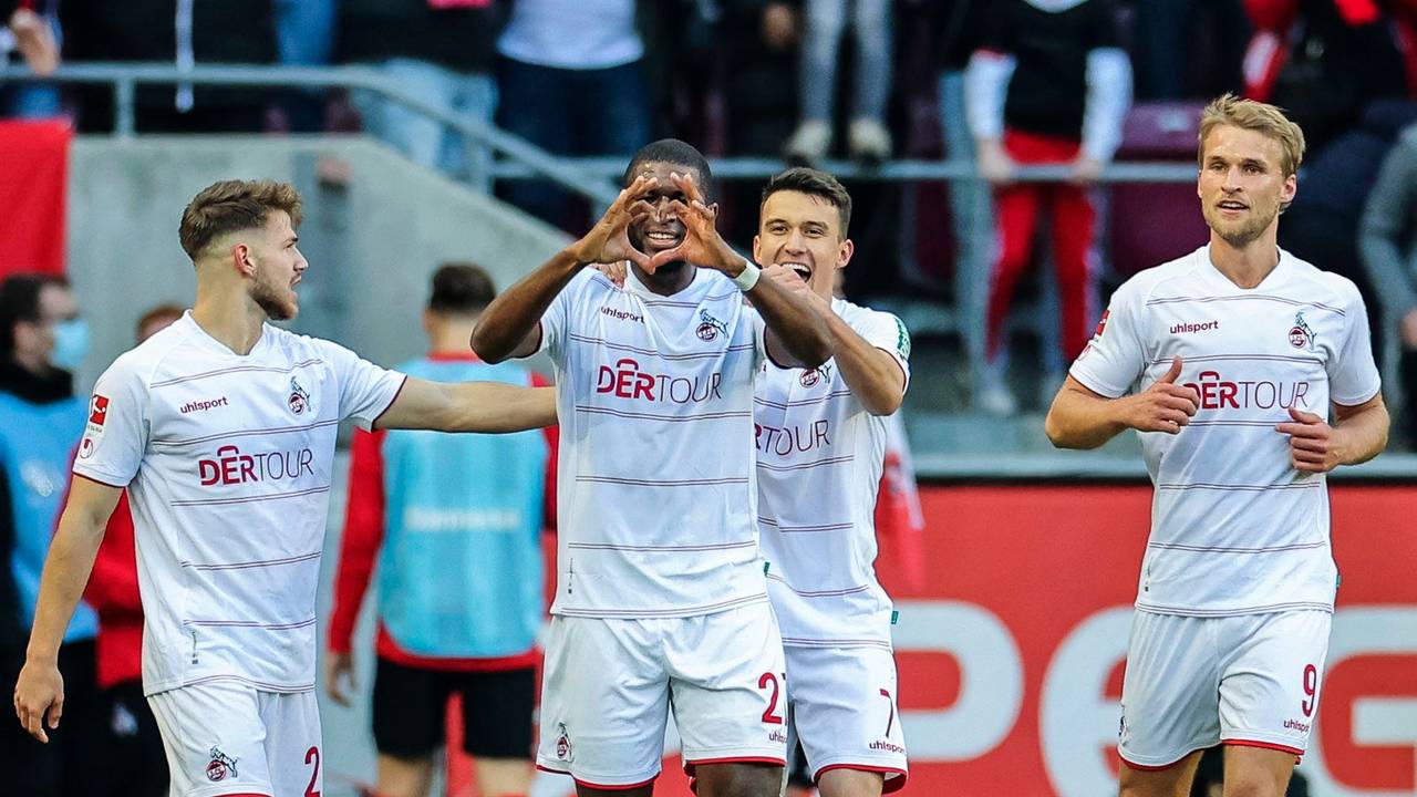Anthony Modeste jubelt gegen Bayer Leverkusen.