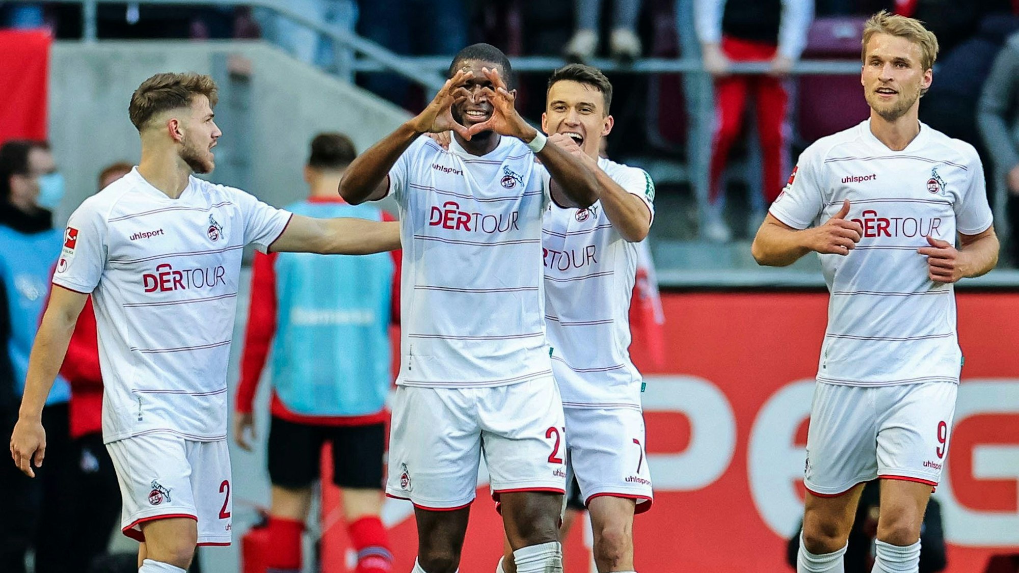 Anthony Modeste jubelt gegen Bayer Leverkusen.