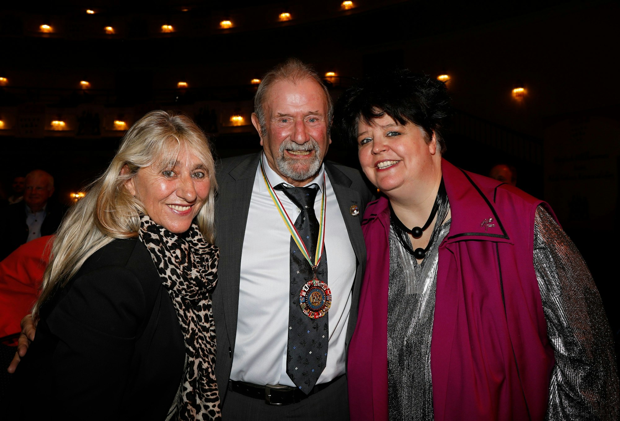 Gaby und Fritz Schopps mit Ingrid Kühne.