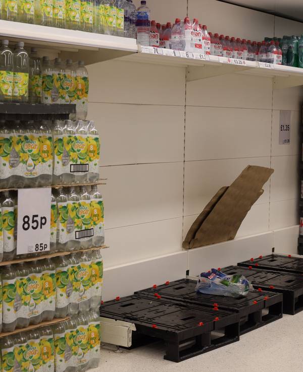 Fehlende Waren – derzeit sind solche Bilder in Großbritannien keine Seltenheit. Dieses Foto wurde am 10. Oktober 2021 in einem Tesco-Supermarkt in London aufgenommen.