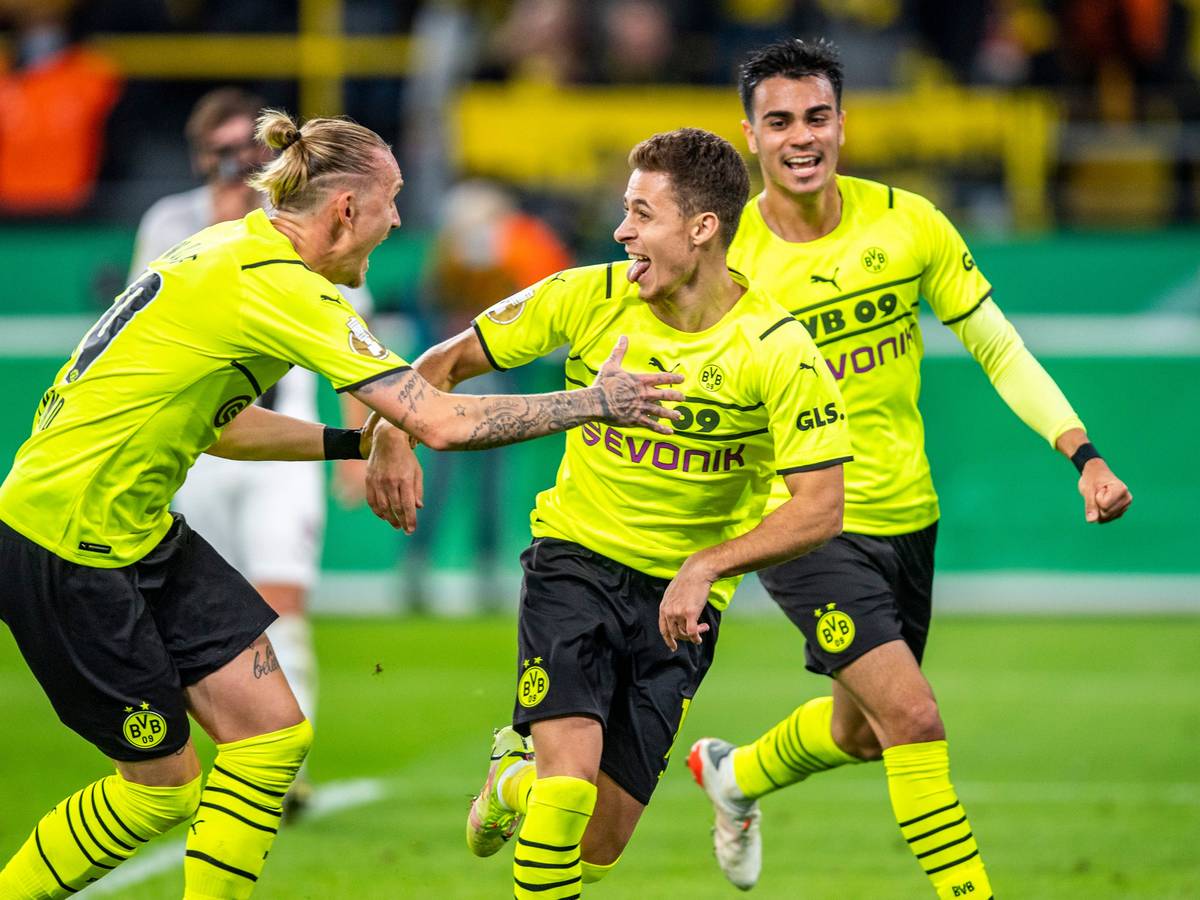 DFB-Pokal: Borussia Dortmunds Thorgan Hazard bejubelt das 1:0 gegen den FC Ingolstadt.