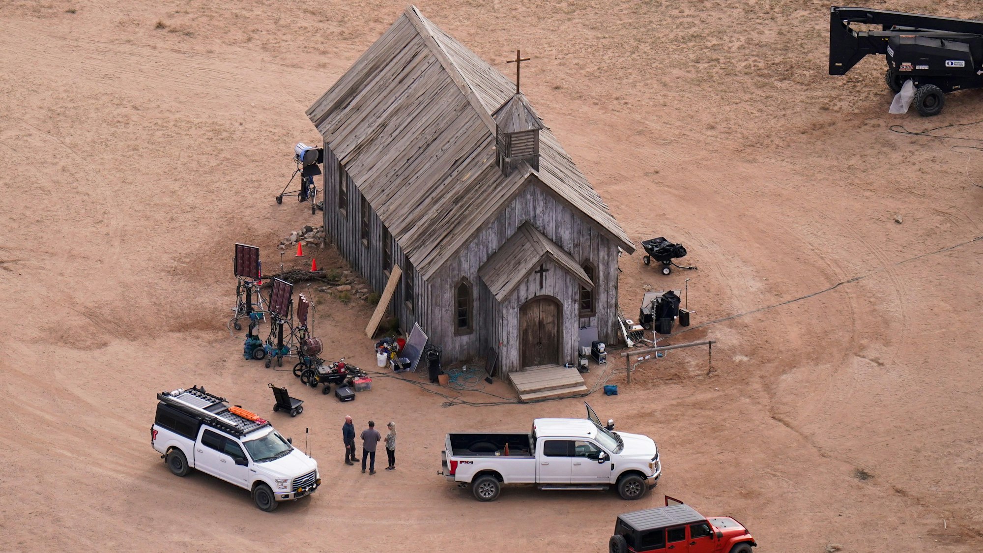 Bei den Dreharbeiten zum Western „Rust“ auf der Bonanza Creek Ranch in Santa Fe kam es am 21. Oktober 2021 zu einem tödlichen Unfall.