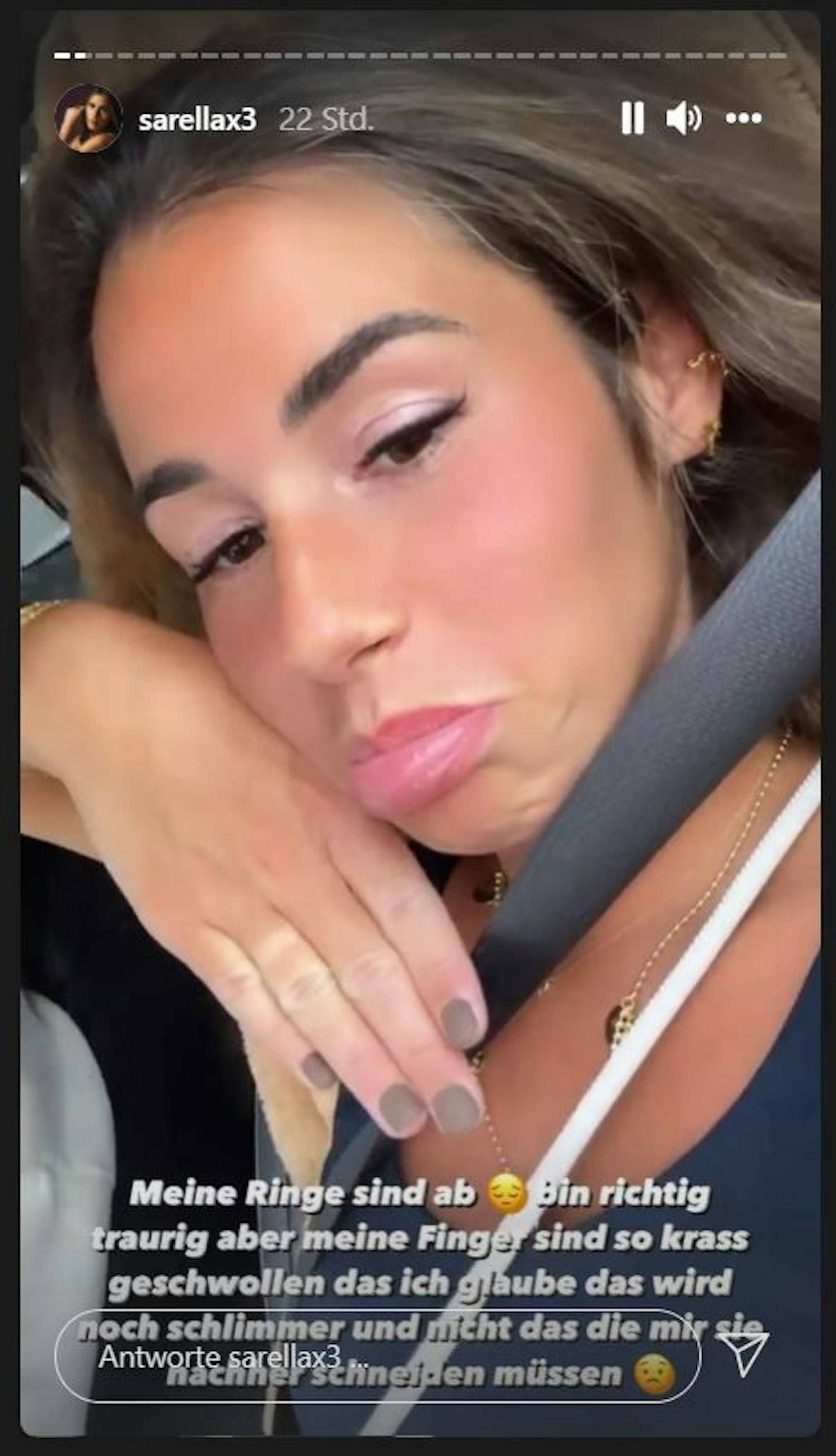 Sarah Engels zeigt sich am 25.10.2021 in einer Instagram-Story ohne Ehering.