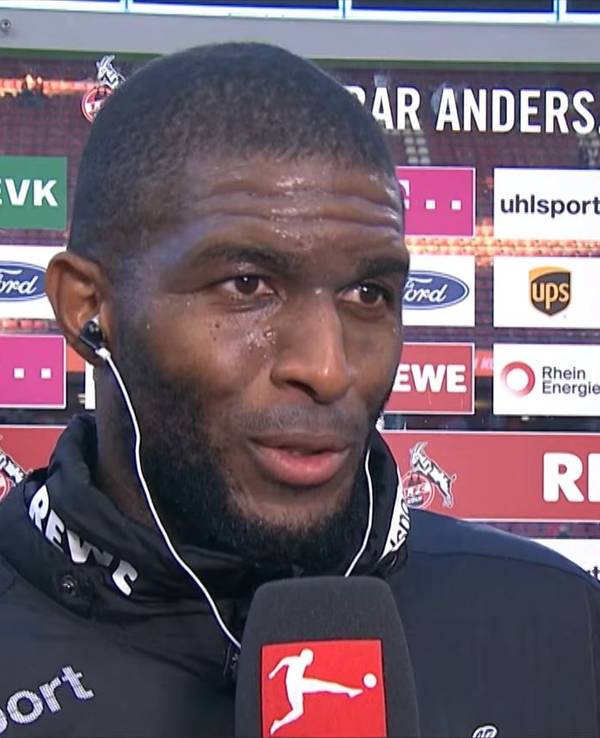 Anthony Modeste gibt nach dem 2:2 des 1. FC Köln gegen Bayer Leverkusen ein Interview.