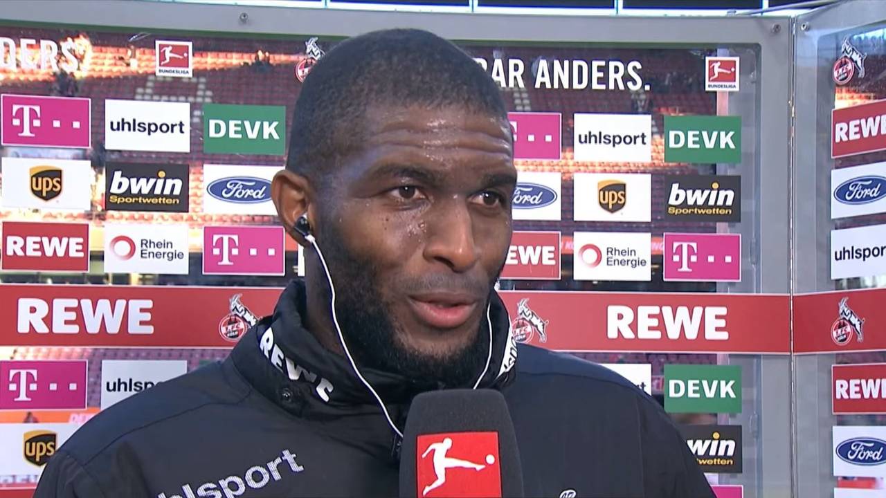 Anthony Modeste gibt nach dem 2:2 des 1. FC Köln gegen Bayer Leverkusen ein Interview.