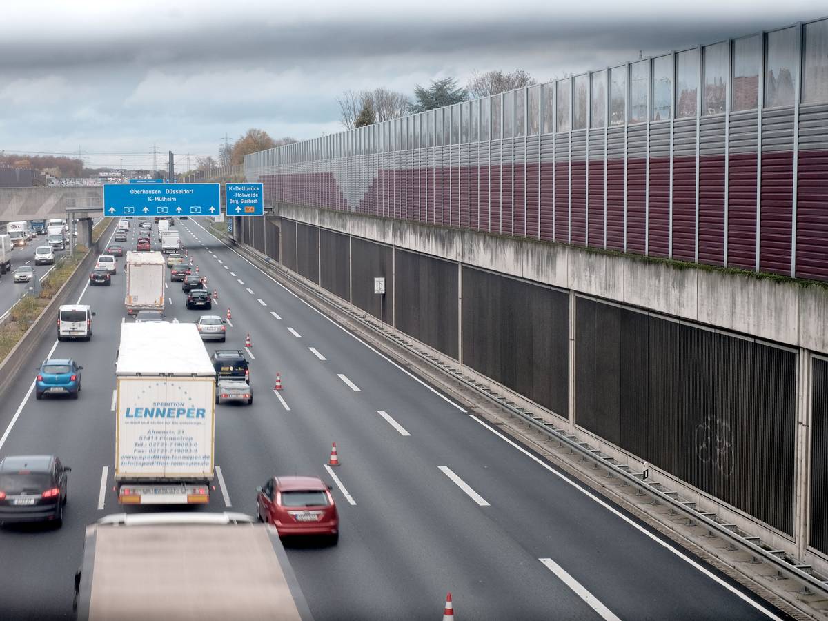 Die A3 in Köln zwischen Dellbrück und Mülheim am 16. November 2020.