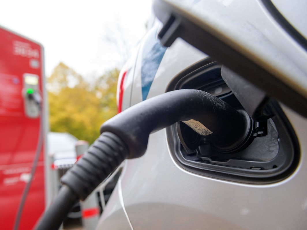 Um Klimaziele zu erreichen: Deutschland braucht bis 2030 mindestens 14 Millionen E-Autos