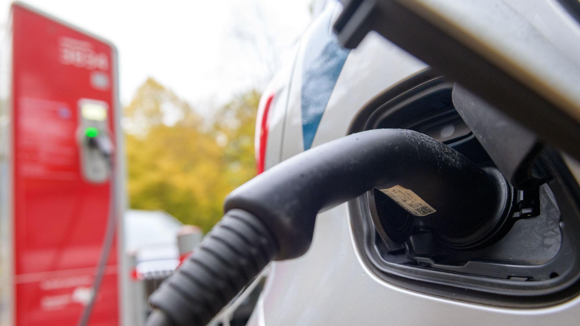 Um Klimaziele zu erreichen: Deutschland braucht bis 2030 mindestens 14 Millionen E-Autos