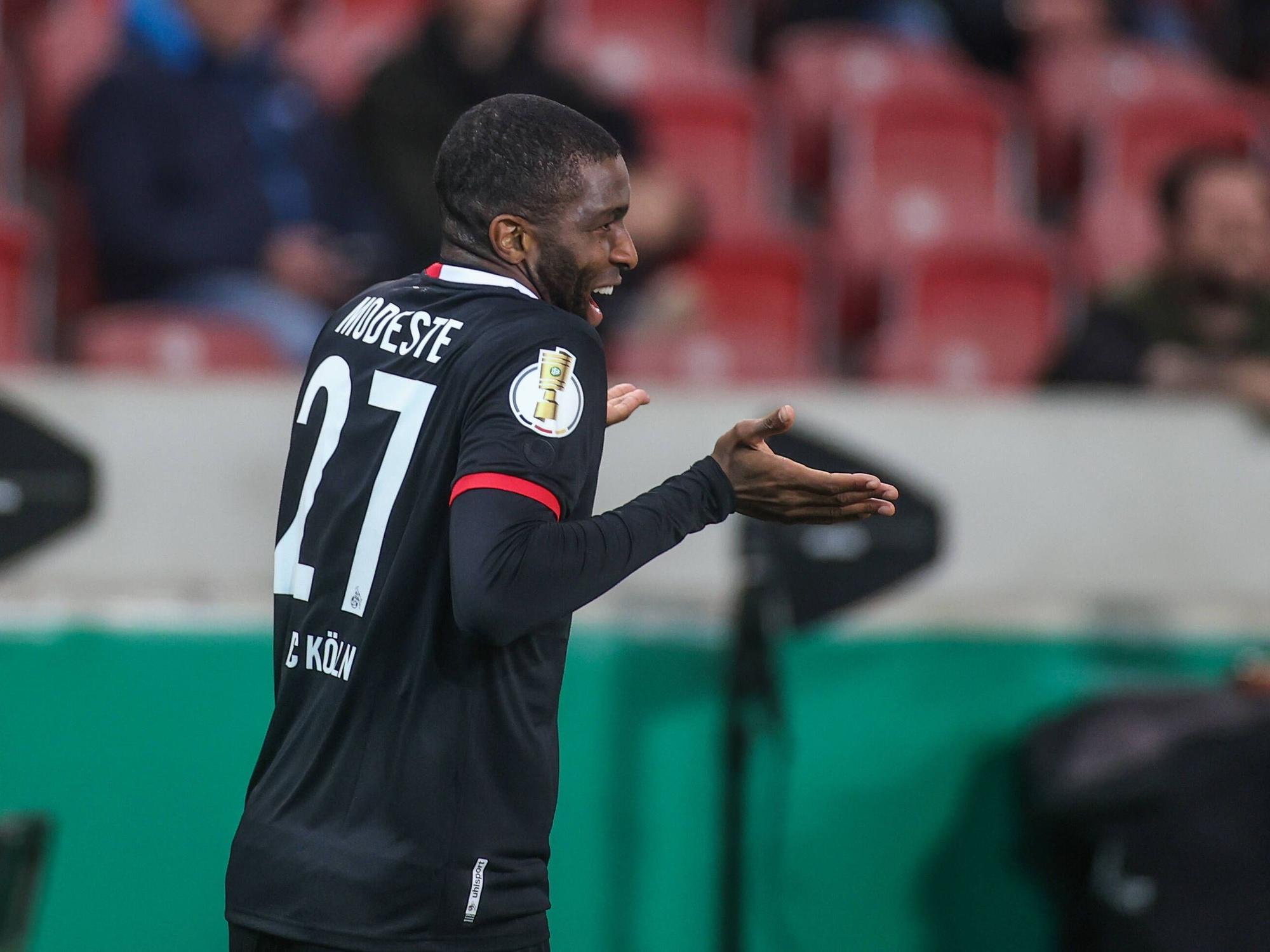 Was sonst? Anthony Modeste mit fragender Geste nach seinem Doppelpack im Pokal beim VfB Stuttgart.