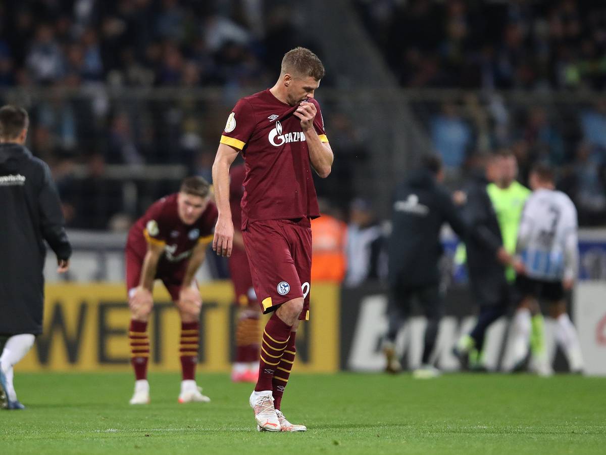 Simon Terodde (FC Schalke 04) nach dem Pokal-Aus bei 1860 München.