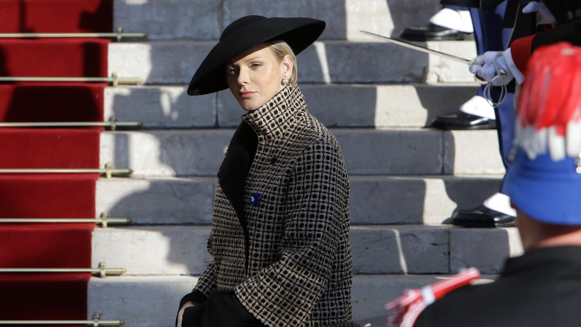 Fürstin Charlene von Monaco kommt am 19. November 2018 zur Kathedrale von Monaco vor den Zeremonien zum Nationalfeiertag.