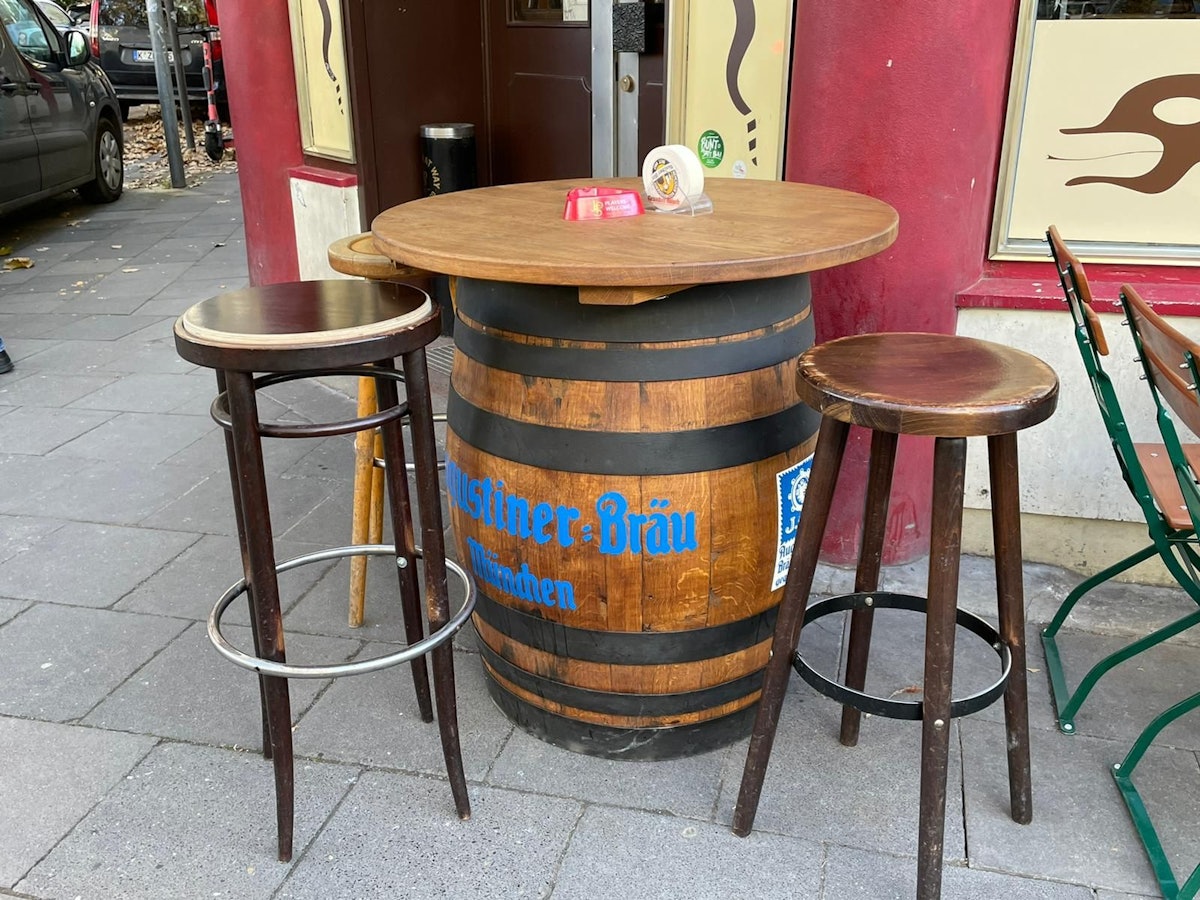 Das lustige Fass wurde als Stehtisch identifiziert und auf den Index gesetzt.