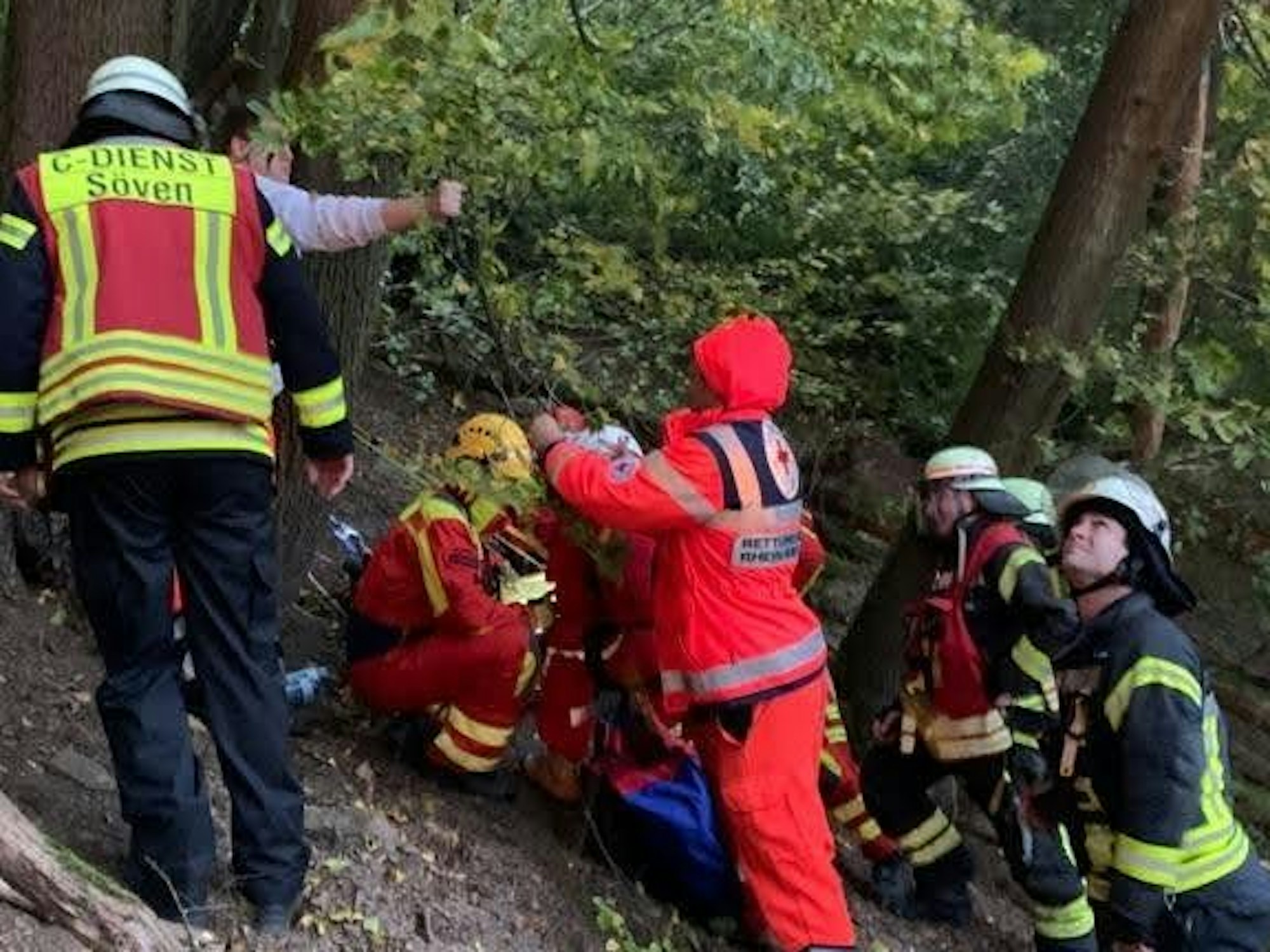 In Hennef ist am 26. Oktober 2021 ein Gleitschirmflieger abgestürzt