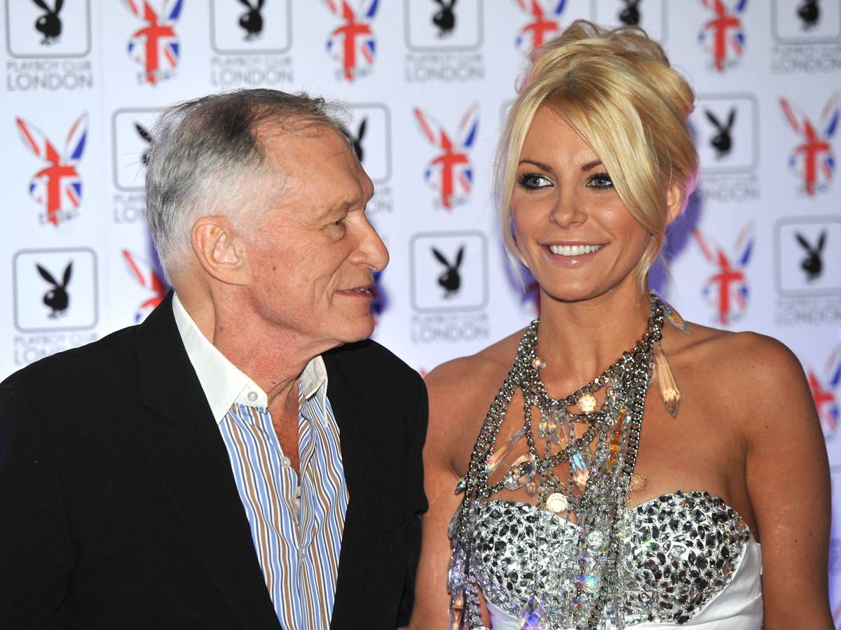 „Playboy“-Besitzer Hugh Hefner und Crystal Harris, zu sehen im Juni 2011.