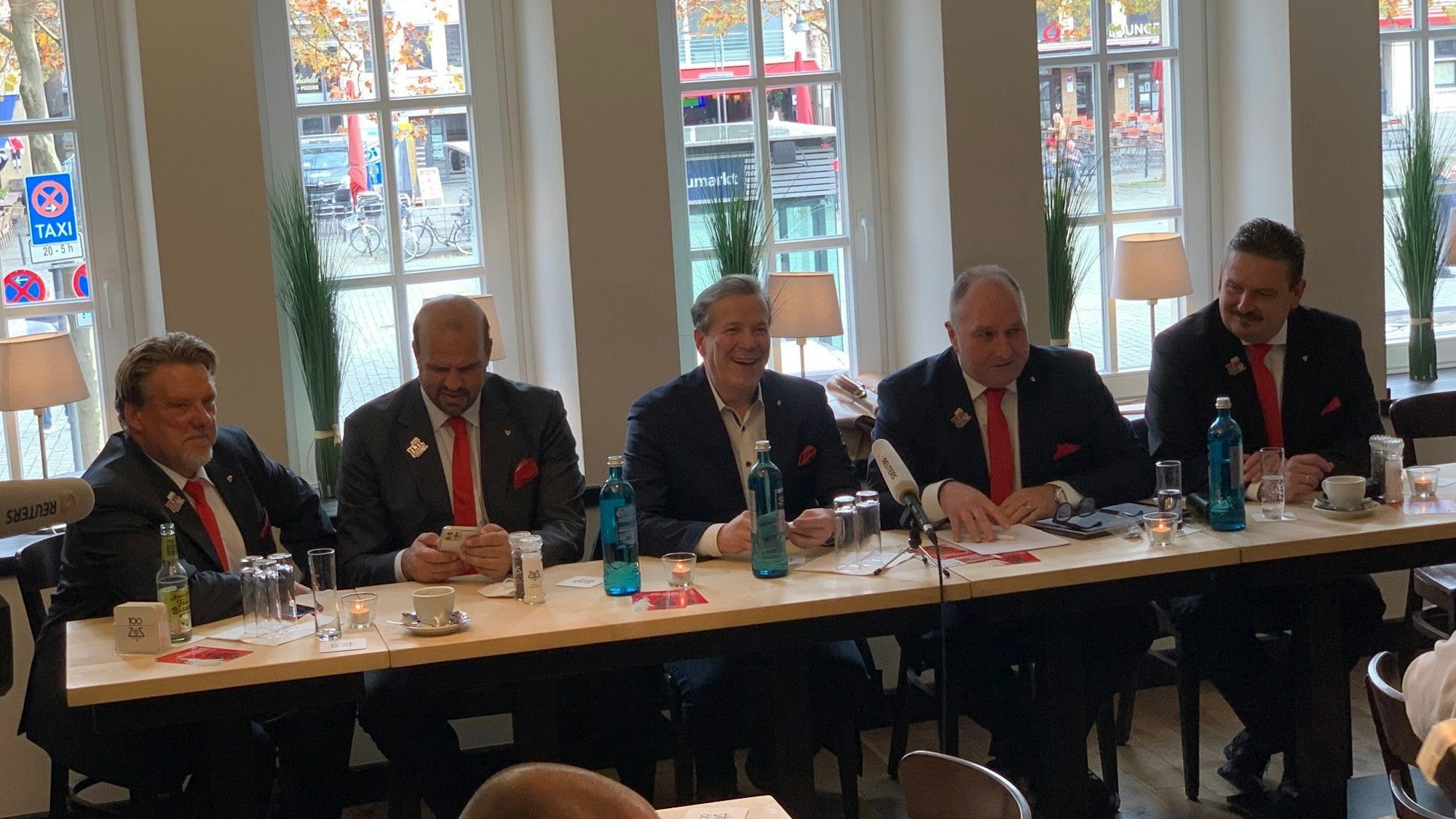 Podium Pressekonferenz bei der Vorstellung des Programms zum 11.11. in Köln