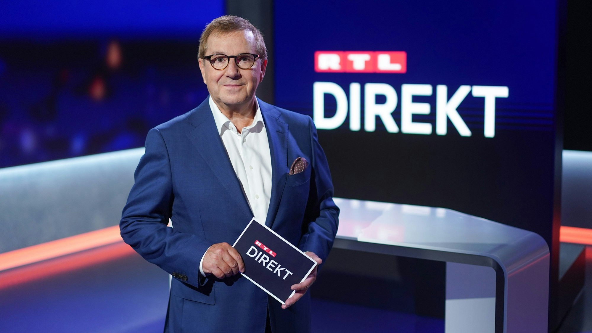 Der Moderator Jan Hofer ist auf einen beliebten TikTok-Trend aufgesprungen und hat dafür von Fans viel Spott und Häme kassiert.