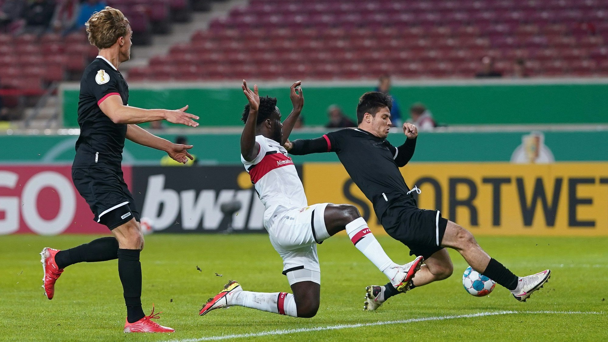 Jorge Meré und Timo Hübers legten im Spiel gegen den VfB Stuttgart am 27. Oktober 2021 einen starken Auftritt hin.