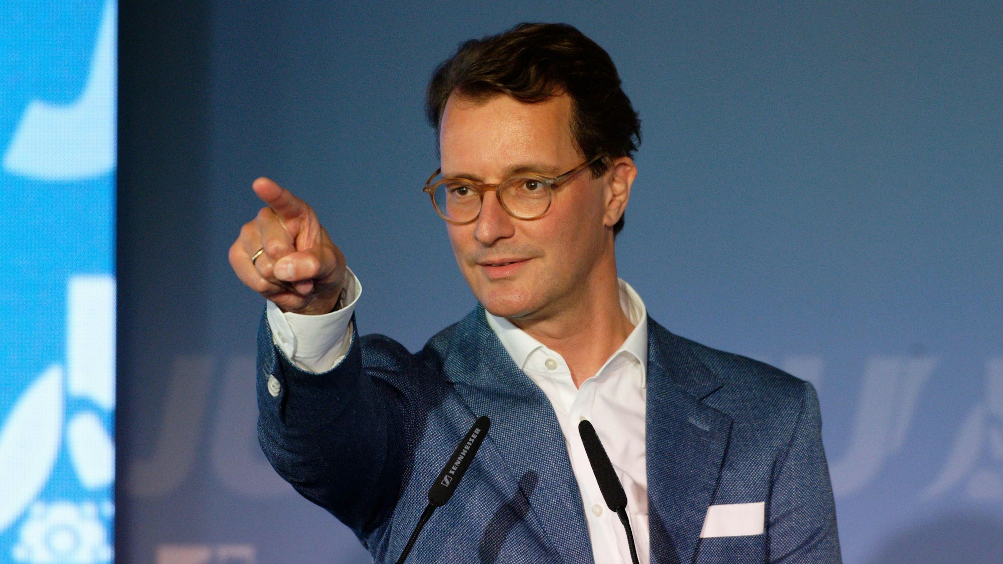 Hendrik Wüst (CDU) spricht am 14. August 2021 in Olpe bei einer Veranstaltung der Jungen Union.