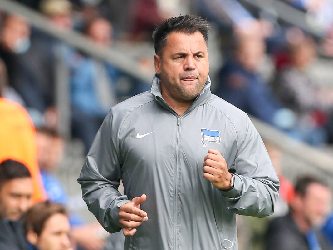 Herthas U23-Co-Trainer Levent Selim bei einem Spiel.