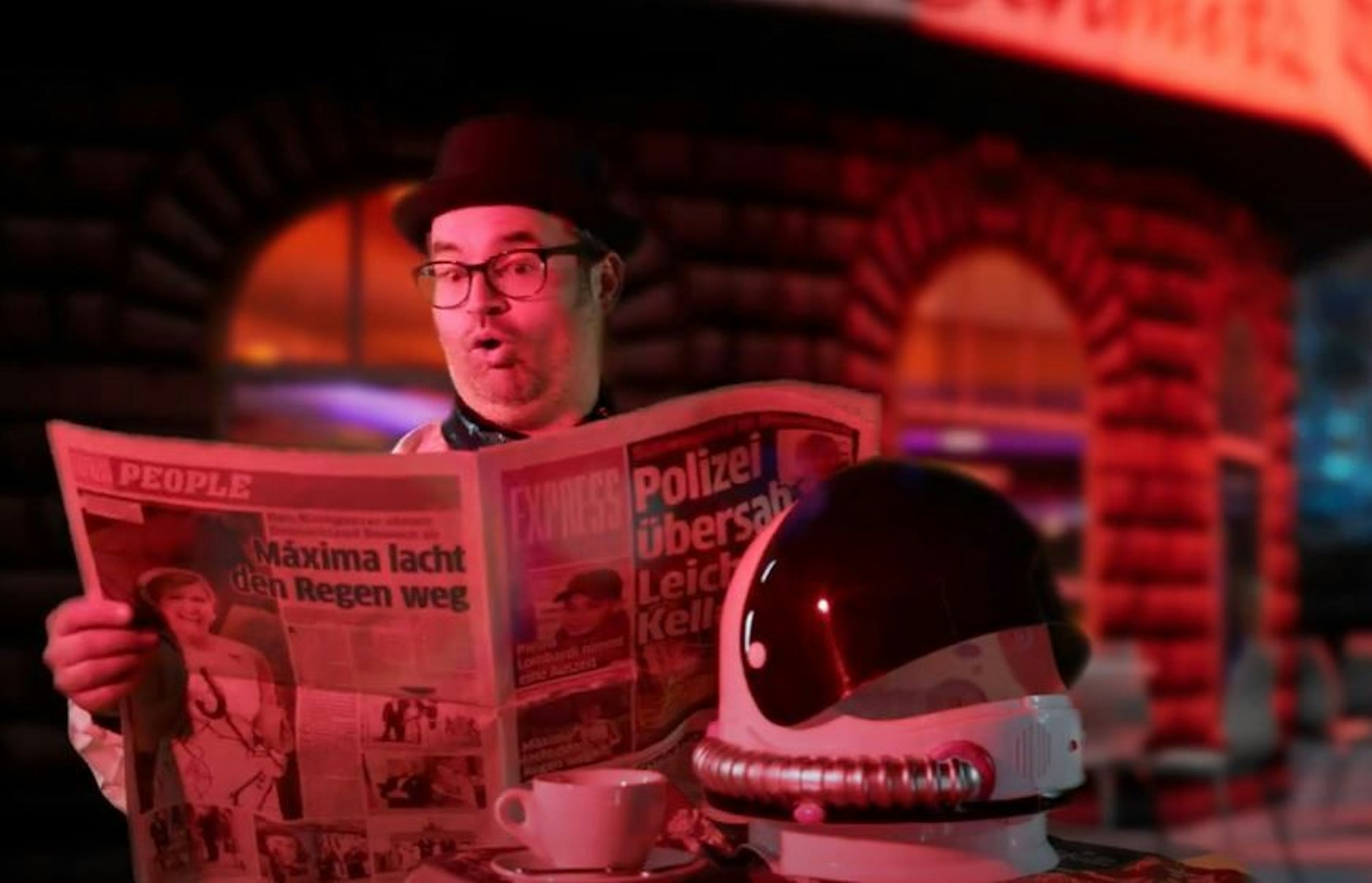 Björn Heuser als Astronaut