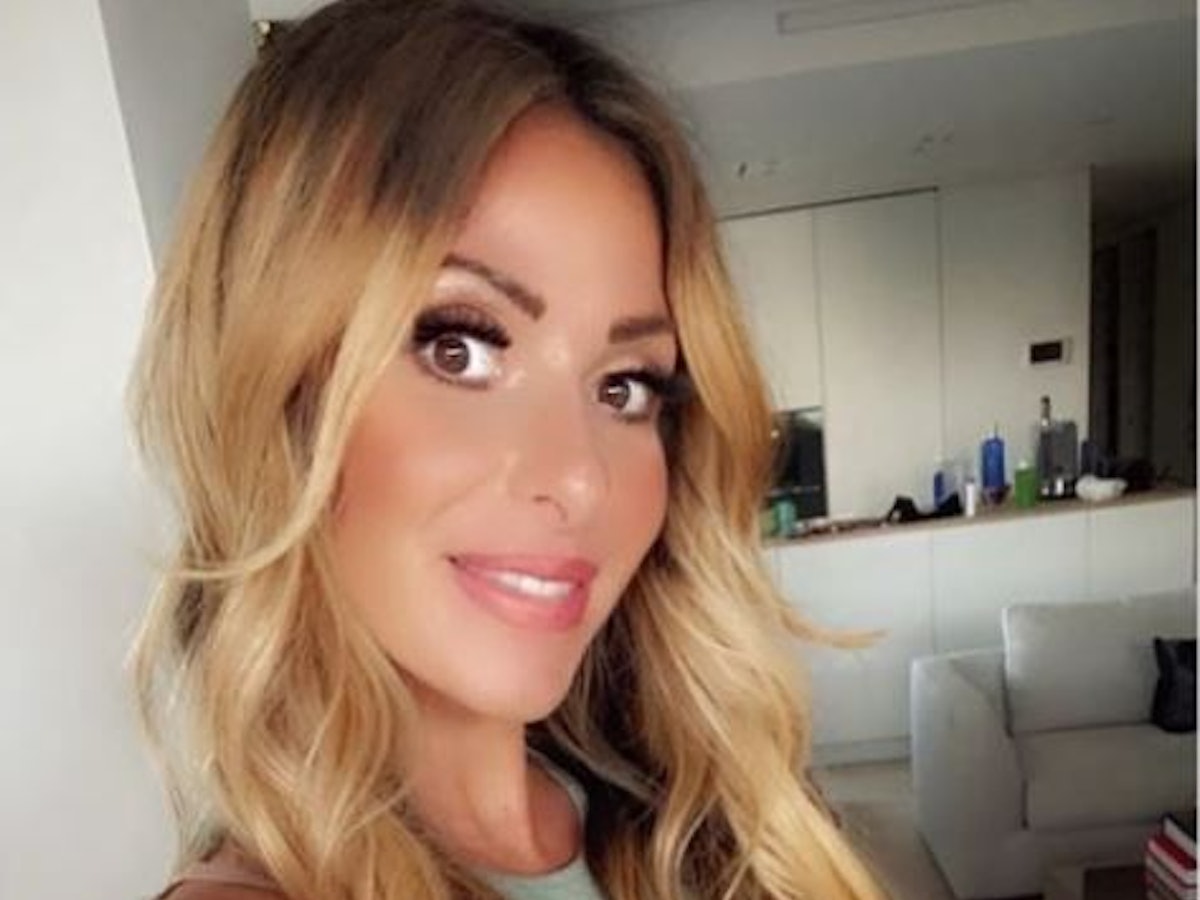 Gülcan Kamps auf einem Selfie, dass sie am 27. Oktober auf Instagram hochgeladen hat. Jetzt ist das Baby da!