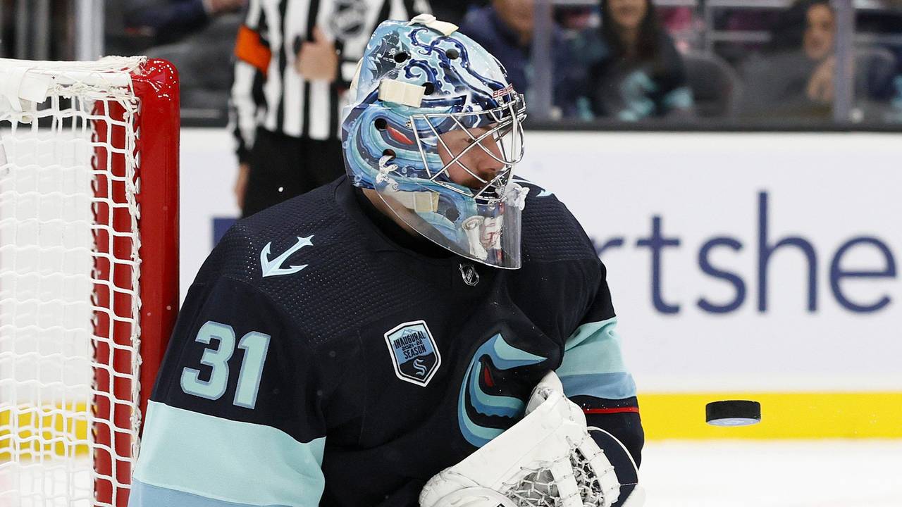 Kraken-Goalie Philipp Grubauer beim NHL-Spiel gegen Minnesota Wild