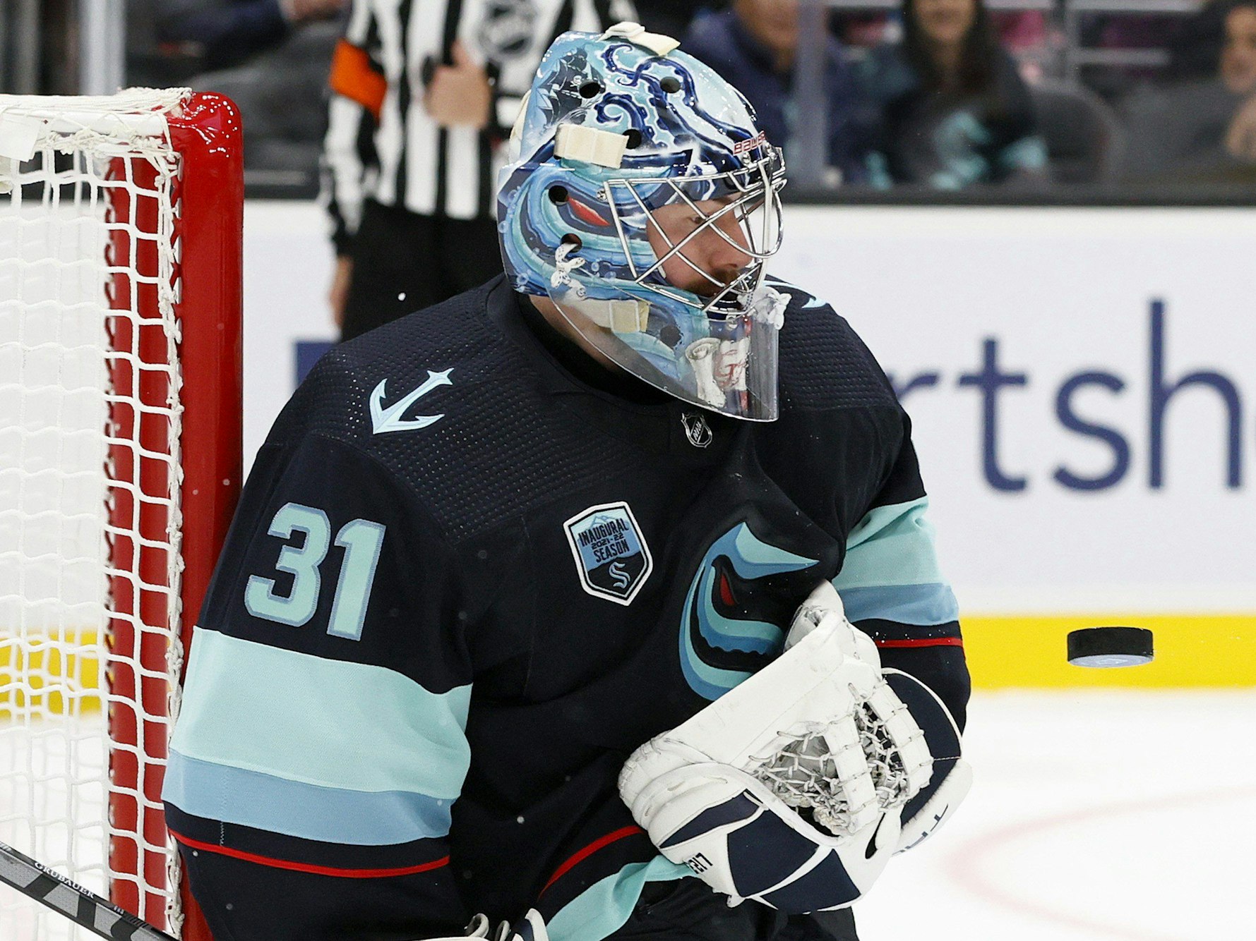 Kraken-Goalie Philipp Grubauer beim NHL-Spiel gegen Minnesota Wild