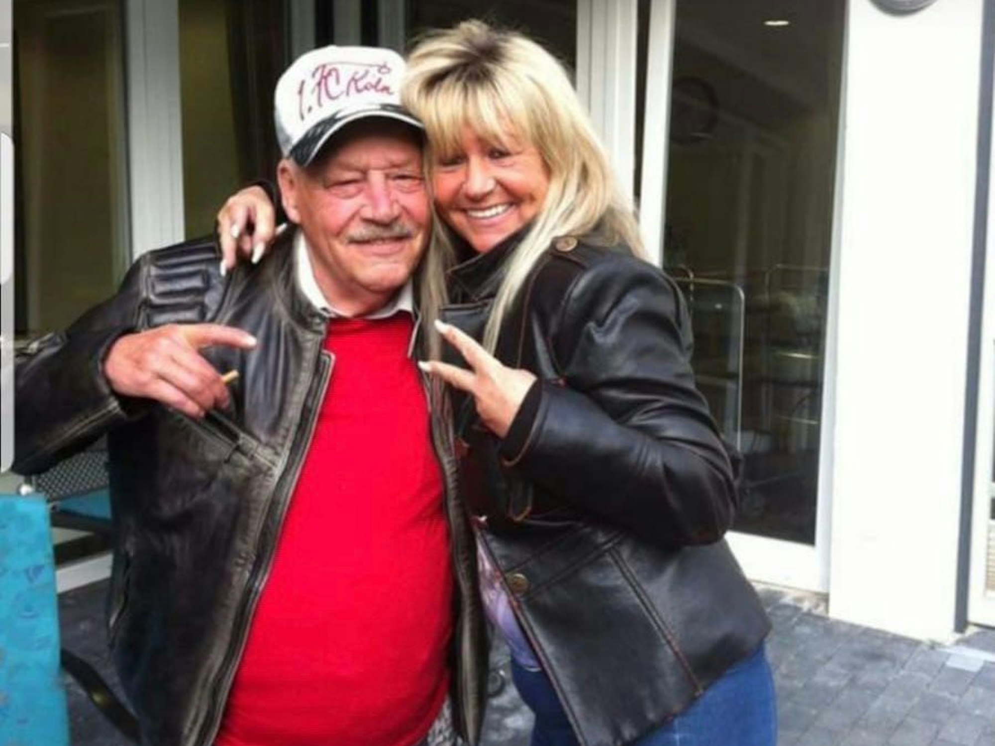 Annemie Herren und ihr Vater „Büggel“, als er noch lebte.