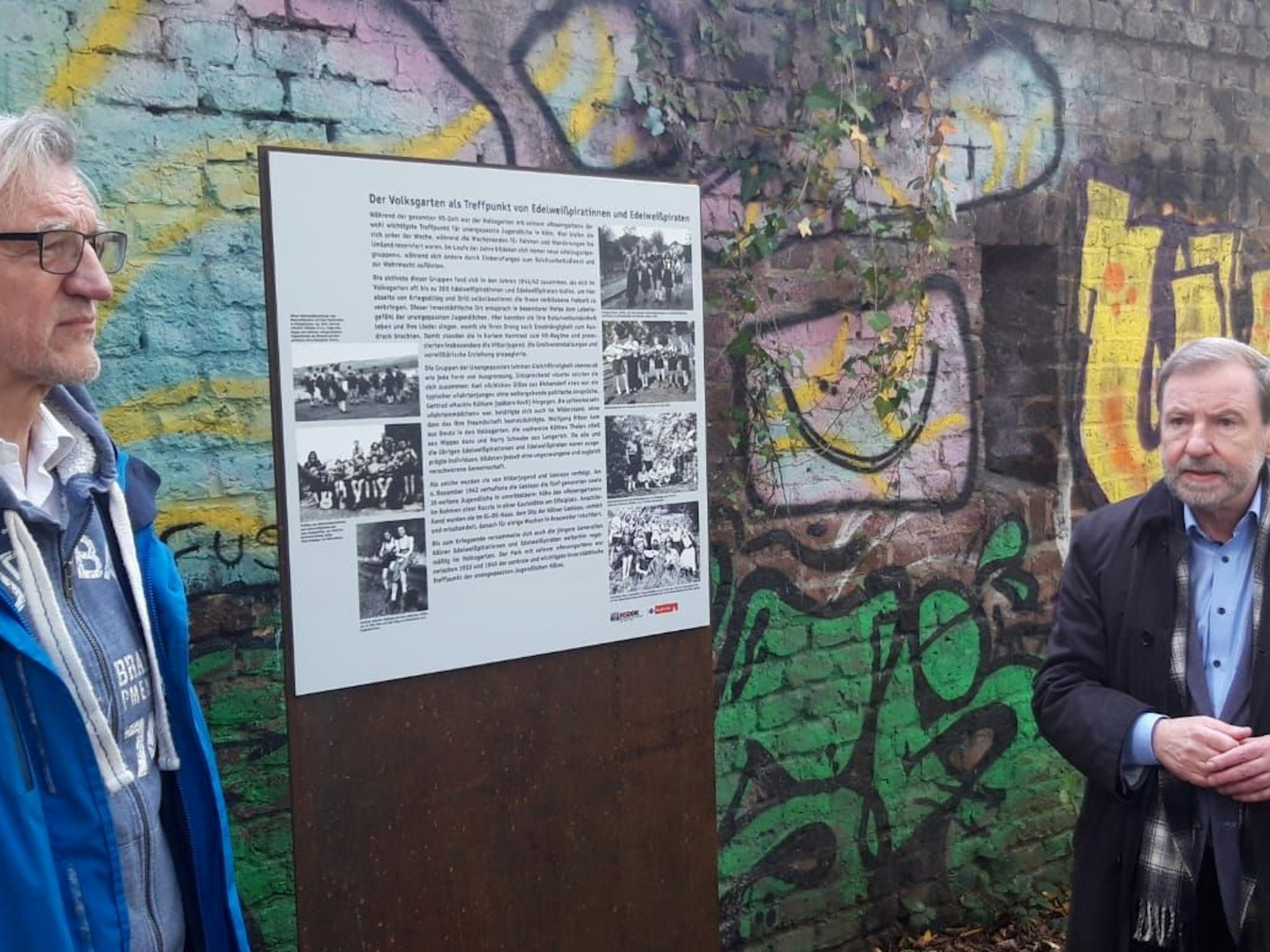 Zeremonie als Erinnerung an die Edelweisspiraten im Kölner Volksgarten