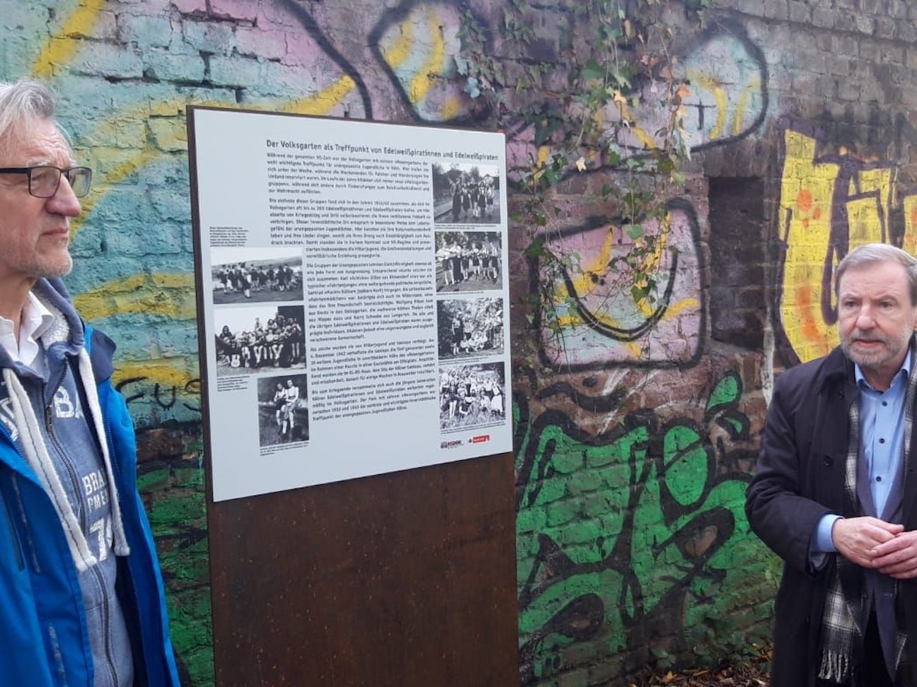 Zeremonie als Erinnerung an die Edelweisspiraten im Kölner Volksgarten