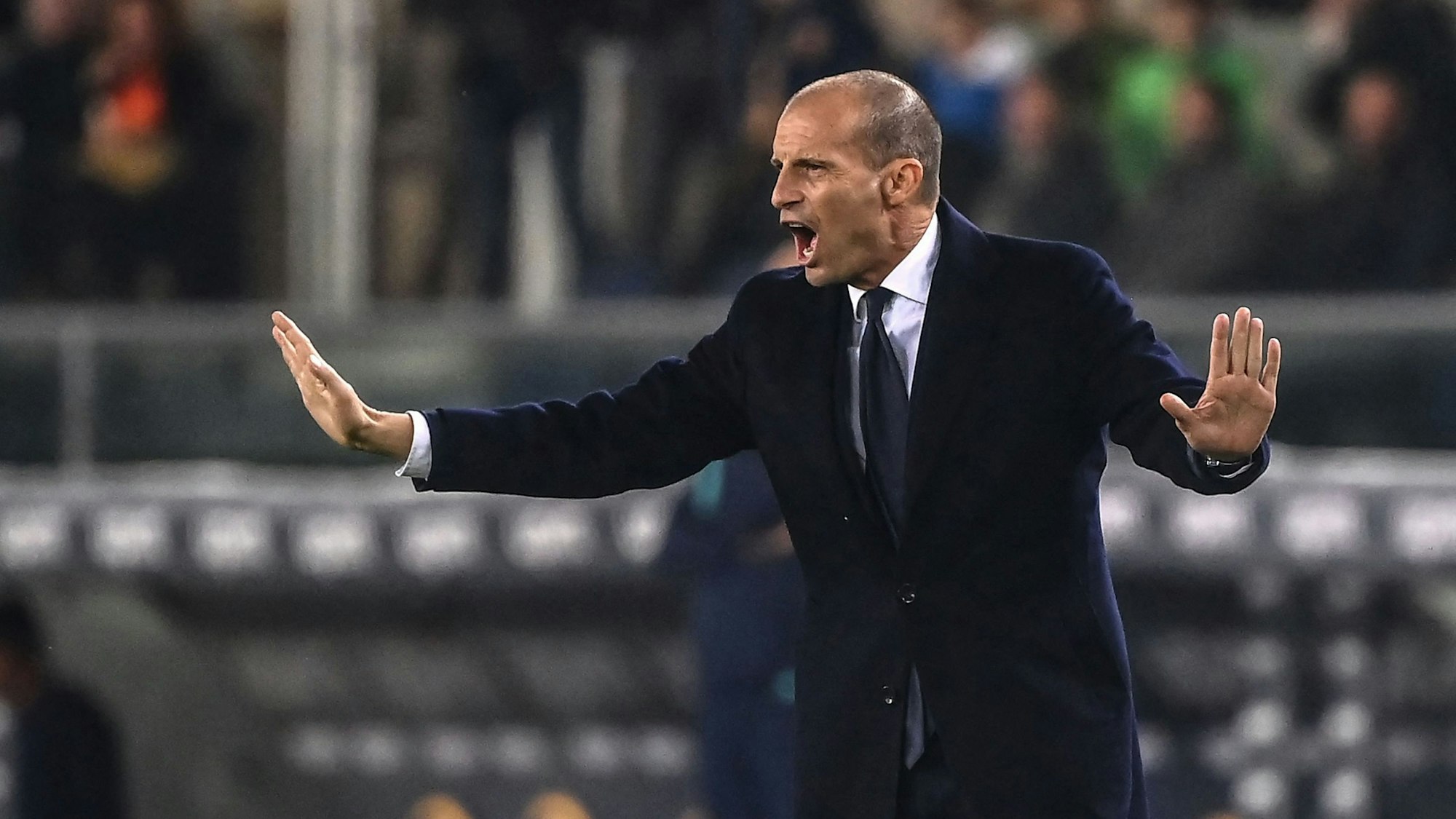 Massimiliano Allegri trainiert Juventus Turin gegen Hellas Verona.