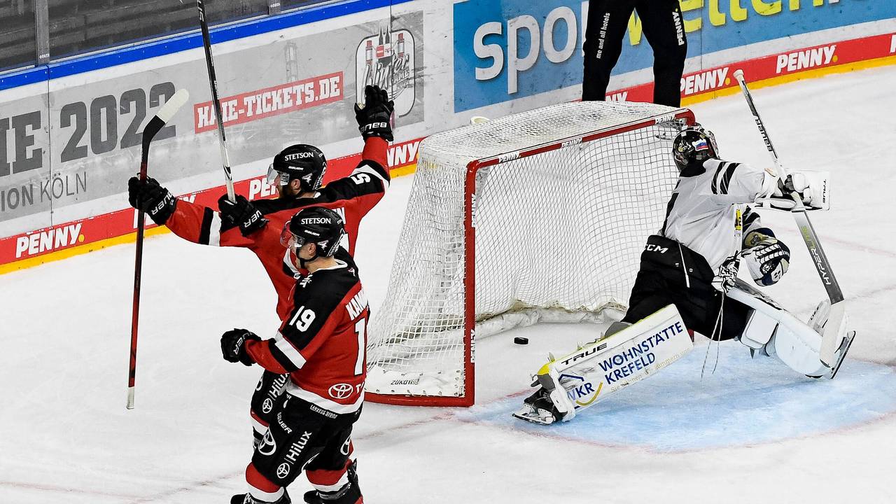 Tor zum 1:0 durch Kölns Quinton Howden.
