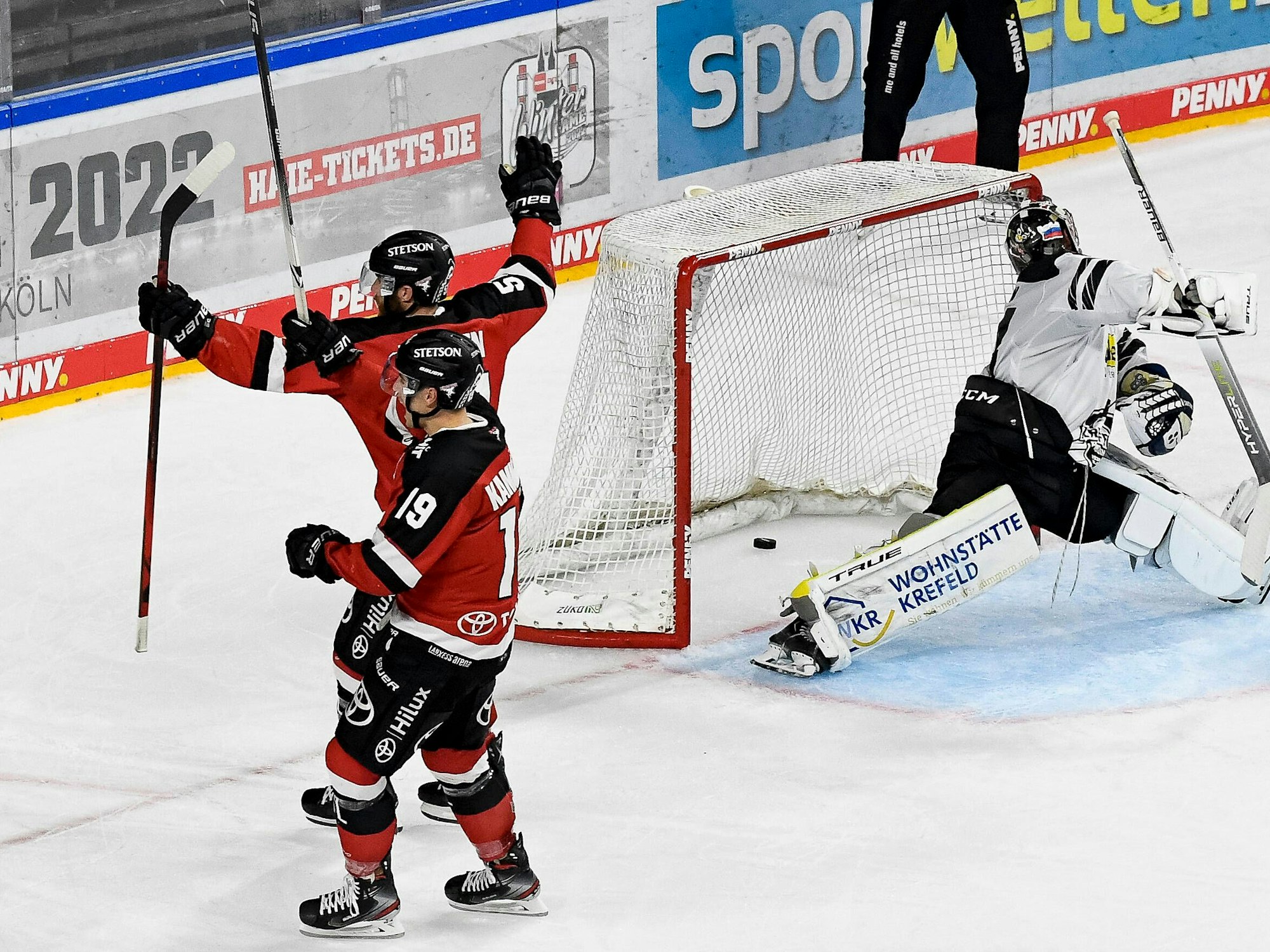 Tor zum 1:0 durch Kölns Quinton Howden.